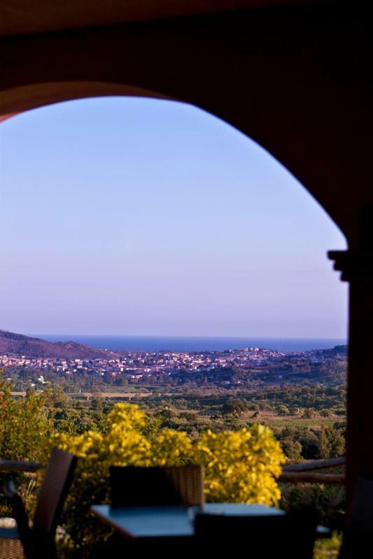 Hotel Funtana Ena バリ・サルド エクステリア 写真